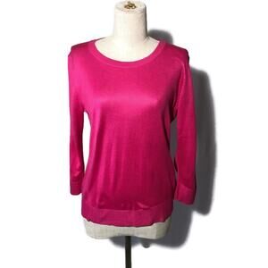 BANANA REPUBLIC S fuschia crew neck sweater.
